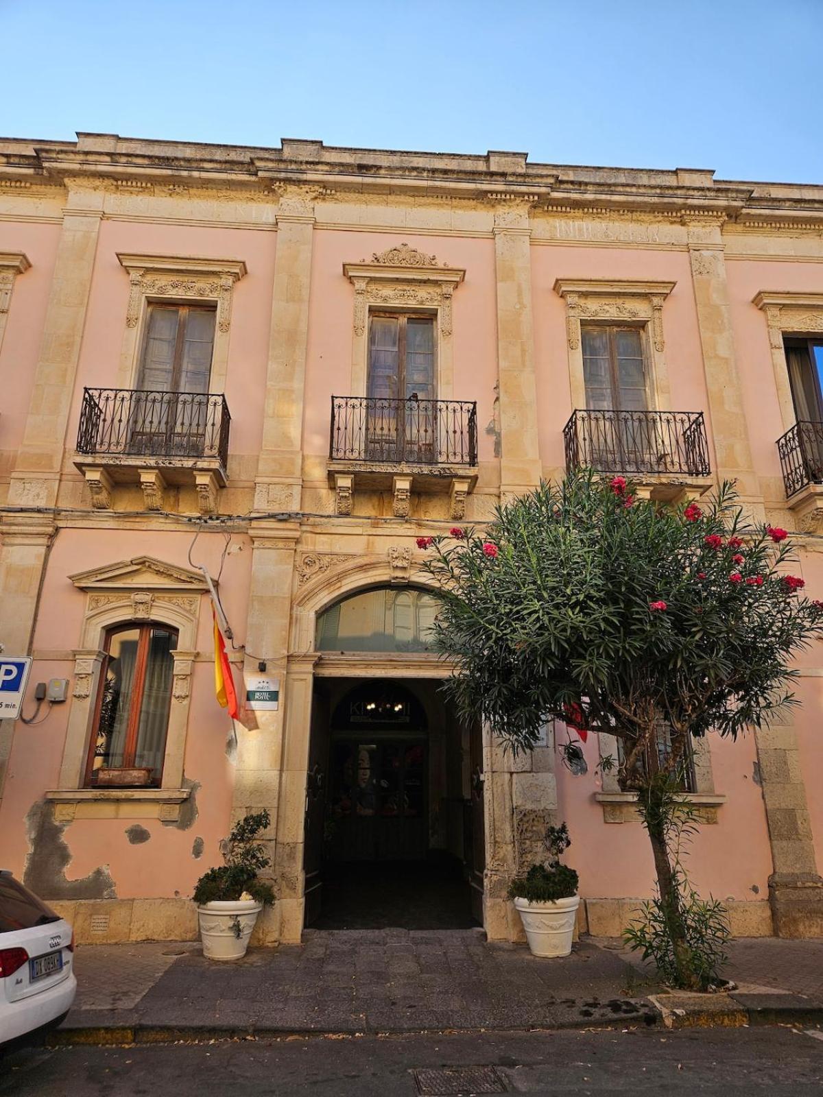 A Week In Sicily - Charming